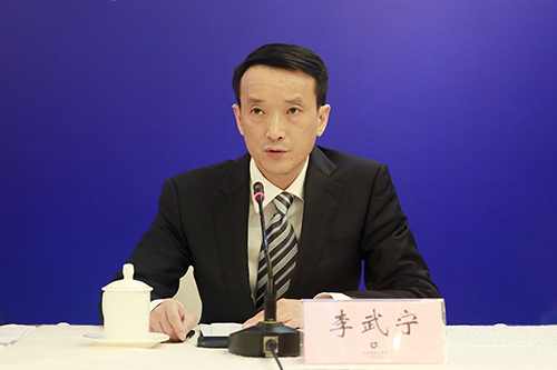 省委基层党建办主任李武宁回答记者提问