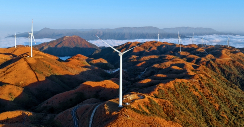 朝阳染金万洋山