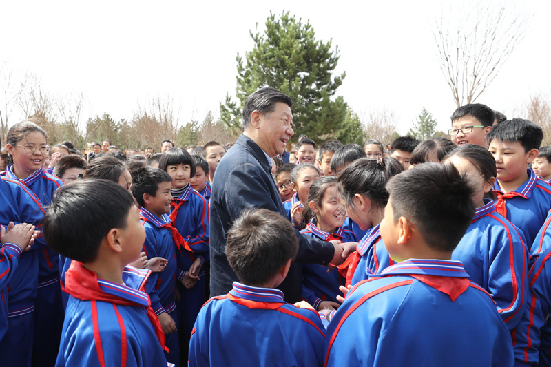 习近平参加首都义务植树活动