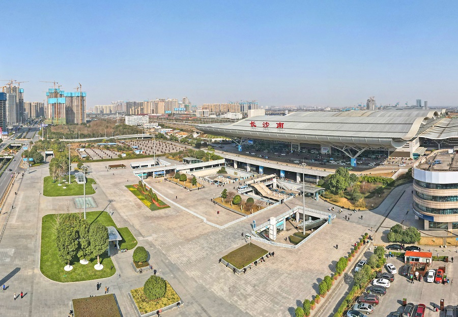 首页>政务要闻>焦点图>1月11日,高铁长沙火车南站西广场绿化景观改造