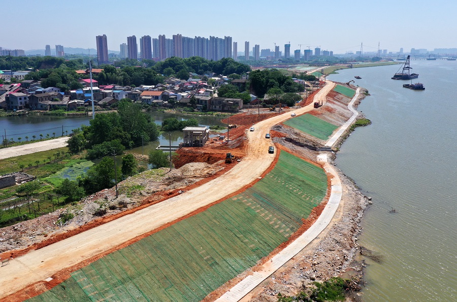 望城区湘江东岸堤防建设有序推进