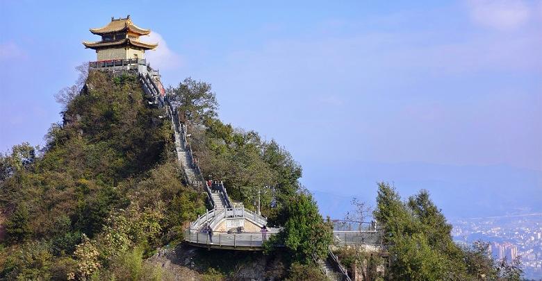 飞山秋色引客来