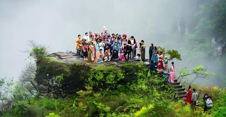 民族风情引游客