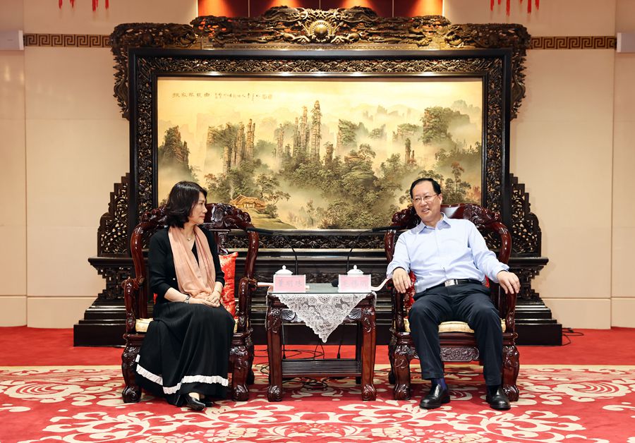 省政府与格力电器签署战略合作框架协议 毛伟明董明珠出席并共同见证